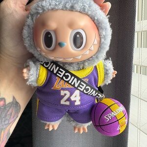 Lakers outfit and ball for 17cm doll